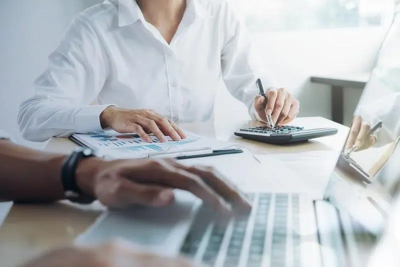 É obrigatório um psicólogo emitir nota fiscal